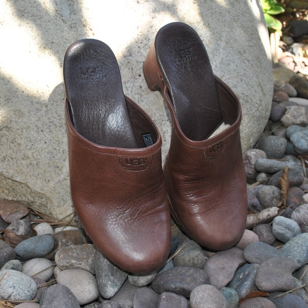 Ugg brown clog